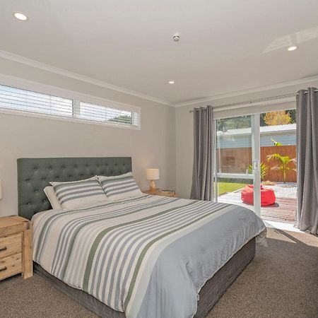 Modern Beach Pad - Whitianga Holiday Home Extérieur photo