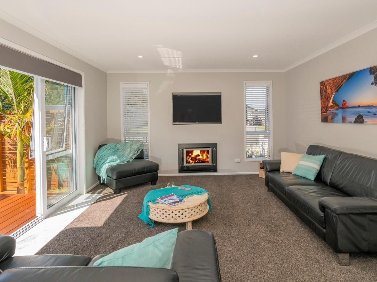 Modern Beach Pad - Whitianga Holiday Home Extérieur photo