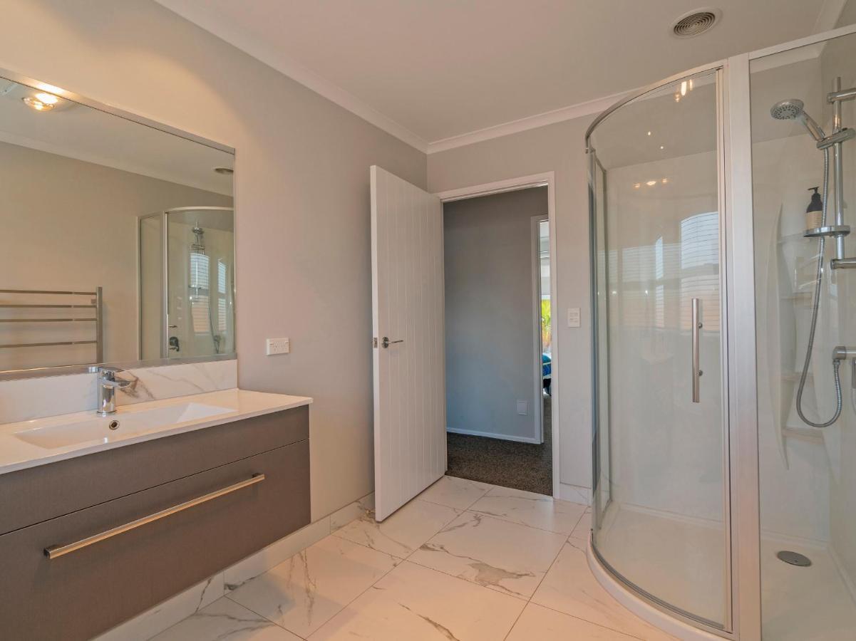 Modern Beach Pad - Whitianga Holiday Home Extérieur photo
