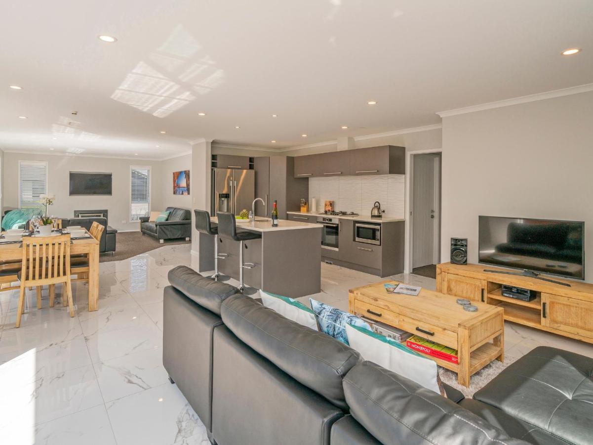 Modern Beach Pad - Whitianga Holiday Home Extérieur photo